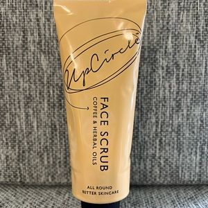 Upcircle facial scrub